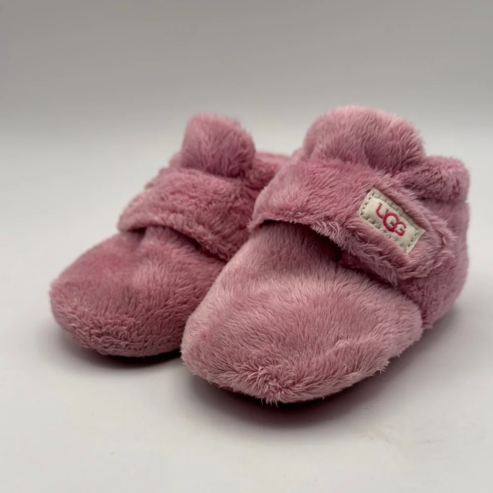 UGG Pink Fuzzy Baby Booties Crib Shoes‎ Infant Toddler Hook and Loop